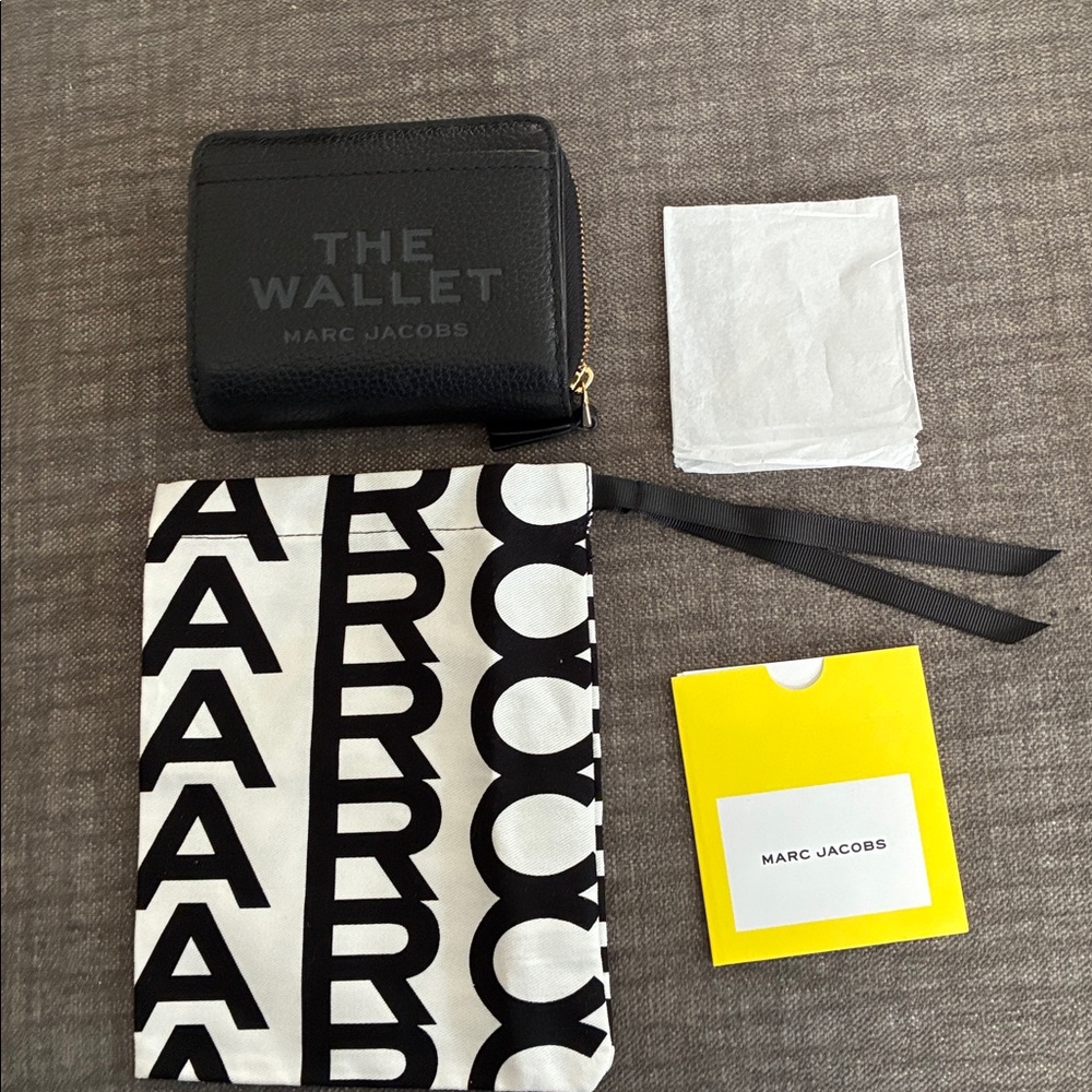 Marc Jacobs “The Wallet” Black Leather Wallet with Dust bag